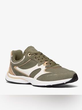 🔥100% Authentic MICHAEL KORS
Riley Mixed-Media Trainer/Size 8.5🔥